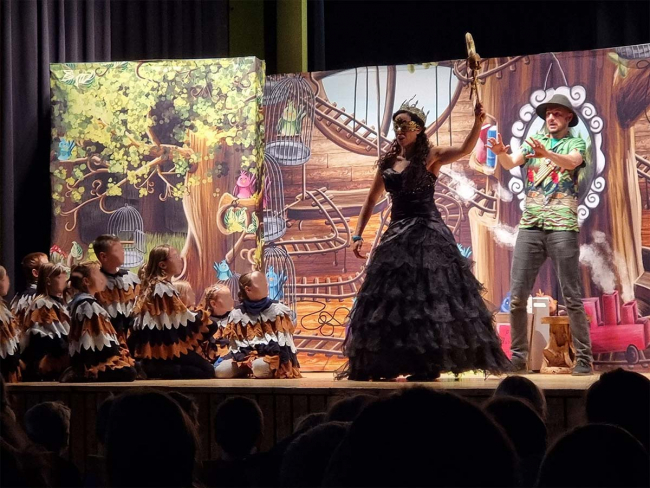 Unsere Schülerinnen und Schüler bei der Kinderoper Papageno und die Zauberflöte